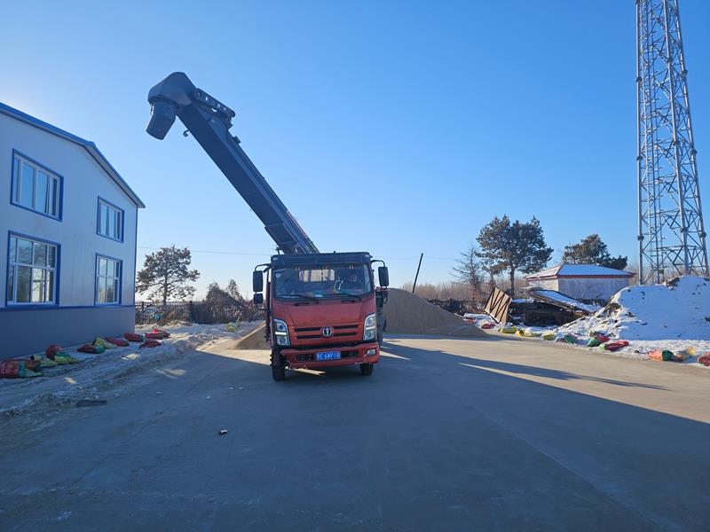 第二管理区三维服务暖民心 冬粮销售不降温.jpg 第二管理区三维服务暖民心 冬粮销售不降温.jpg